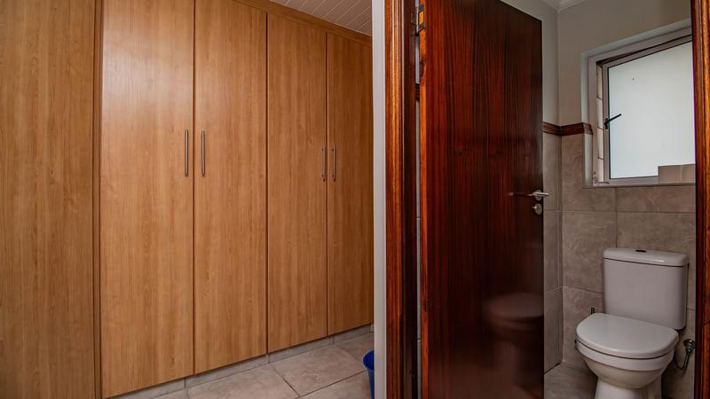9 Bedroom Property for Sale in Outeniqua Strand Western Cape